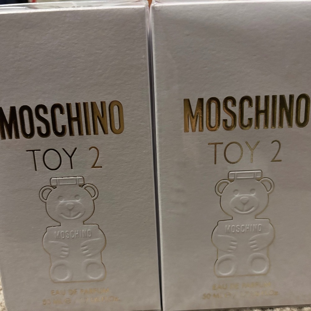 Toy 2 Eau de Parfum Moschino Set of 2!